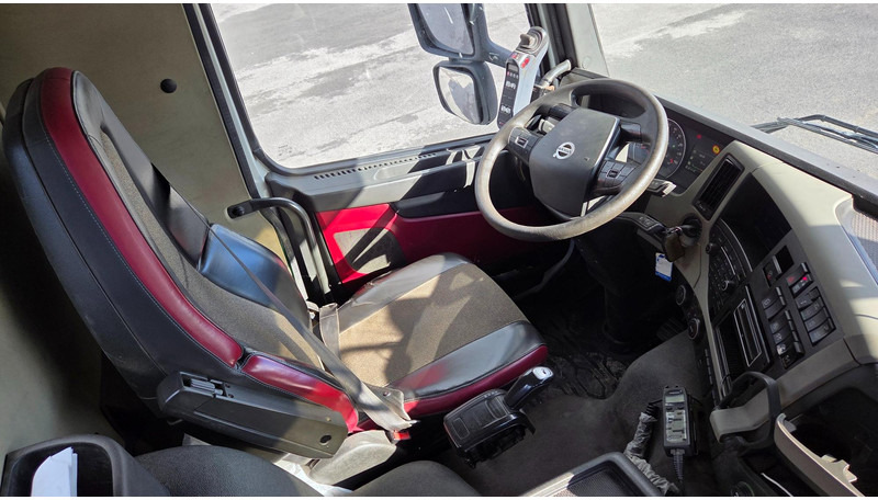 Hook lift truck Volvo FM460 6X2*4: picture 11