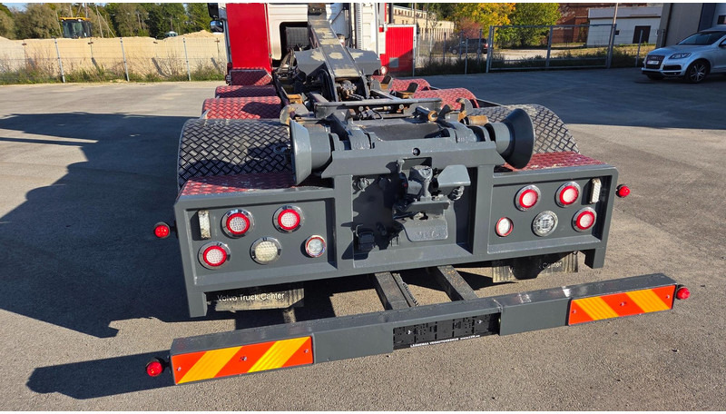 Volvo FM460 8X2*6 - Hook lift truck: picture 5 Volvo FM460 8X2*6 - Hook lift truck: picture 5