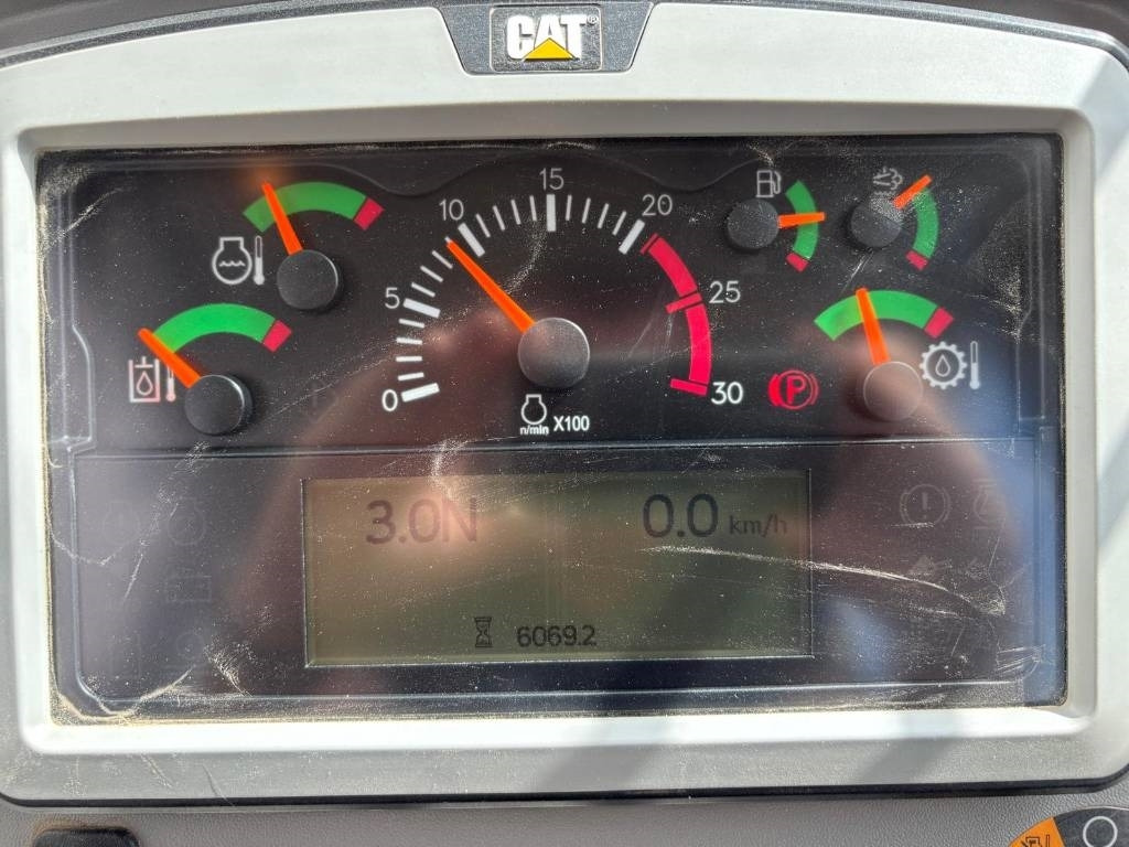 Wheel loader CAT 972 M XE: picture 10