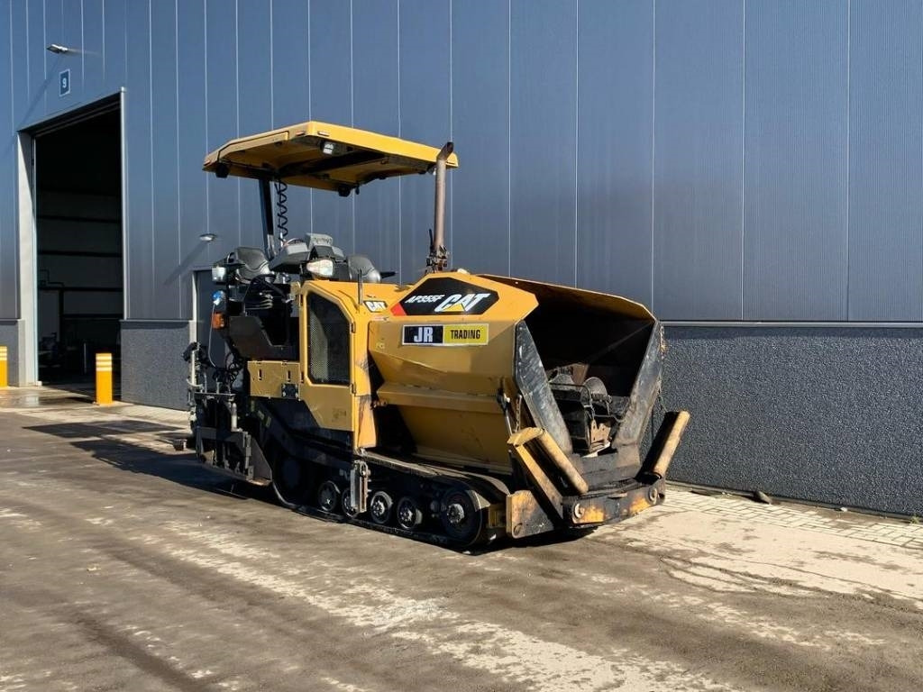 Asphalt paver CAT AP355F: picture 7