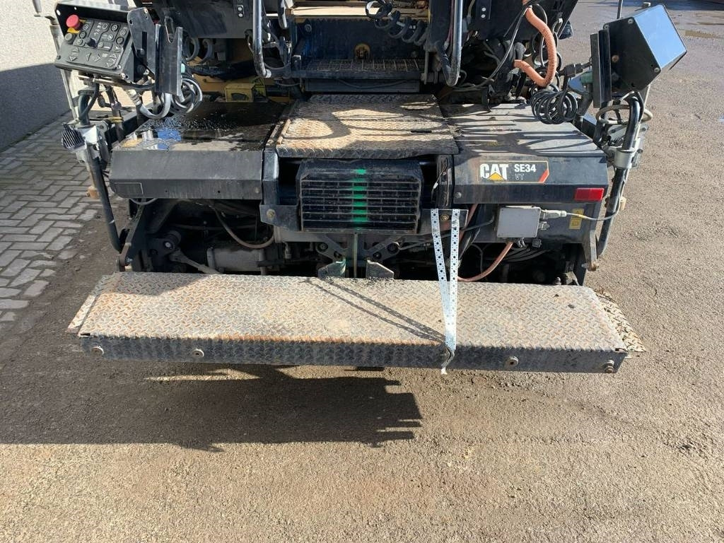 Asphalt paver CAT AP355F: picture 22