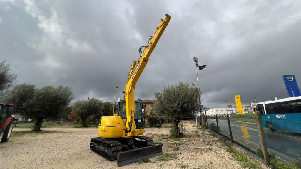 Komatsu PC80 MR-5 - Mini excavator: picture 5 Komatsu PC80 MR-5 - Mini excavator: picture 5