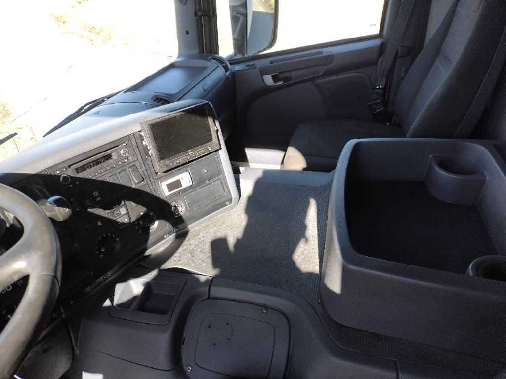 Refrigerator truck Scania P360 4x2 Vak kylmäkori,lumikko+pl: picture 9 Refrigerator truck Scania P360 4x2 Vak kylmäkori,lumikko+pl: picture 9