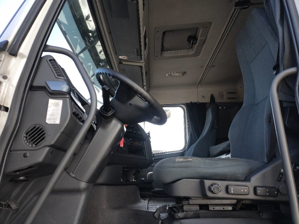 Volvo FH460 6x2 veturi kääntyvä teli - Tractor unit: picture 4 Volvo FH460 6x2 veturi kääntyvä teli - Tractor unit: picture 4