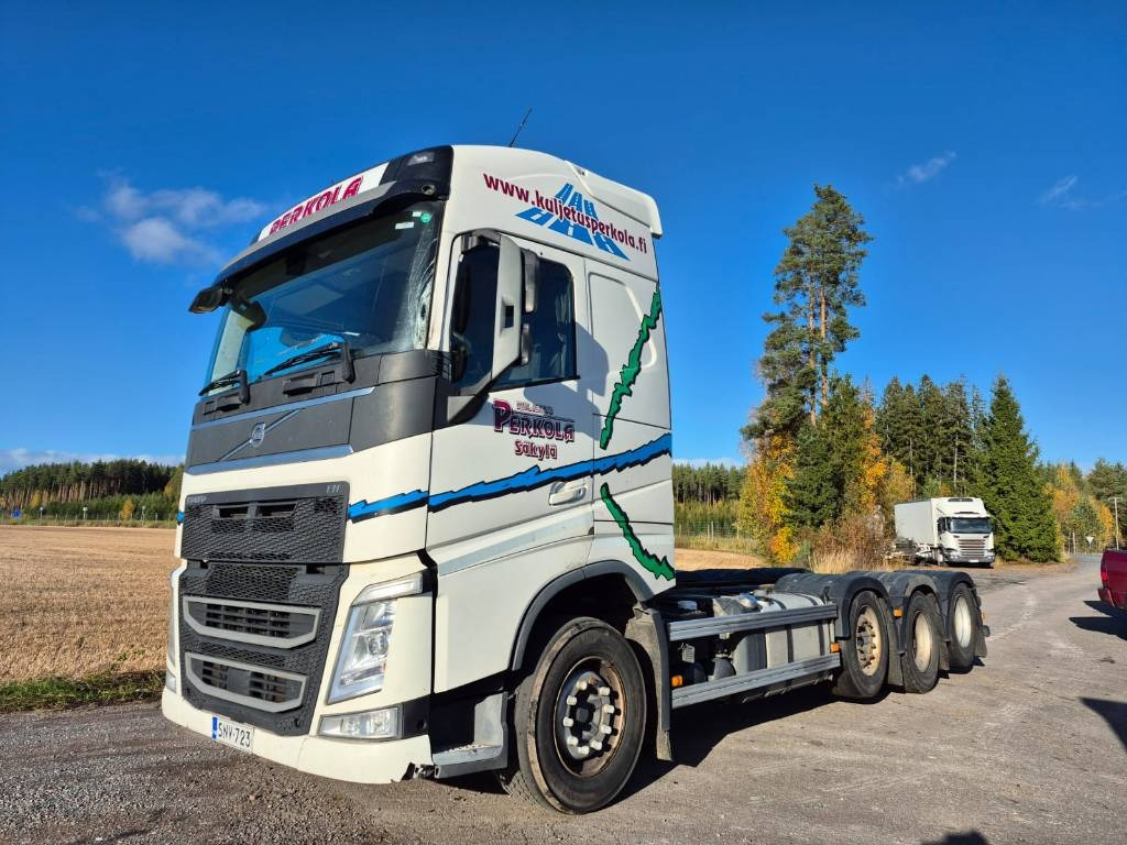 Volvo FH500 8x2 alusta - Cab chassis truck: picture 1 Volvo FH500 8x2 alusta - Cab chassis truck: picture 1