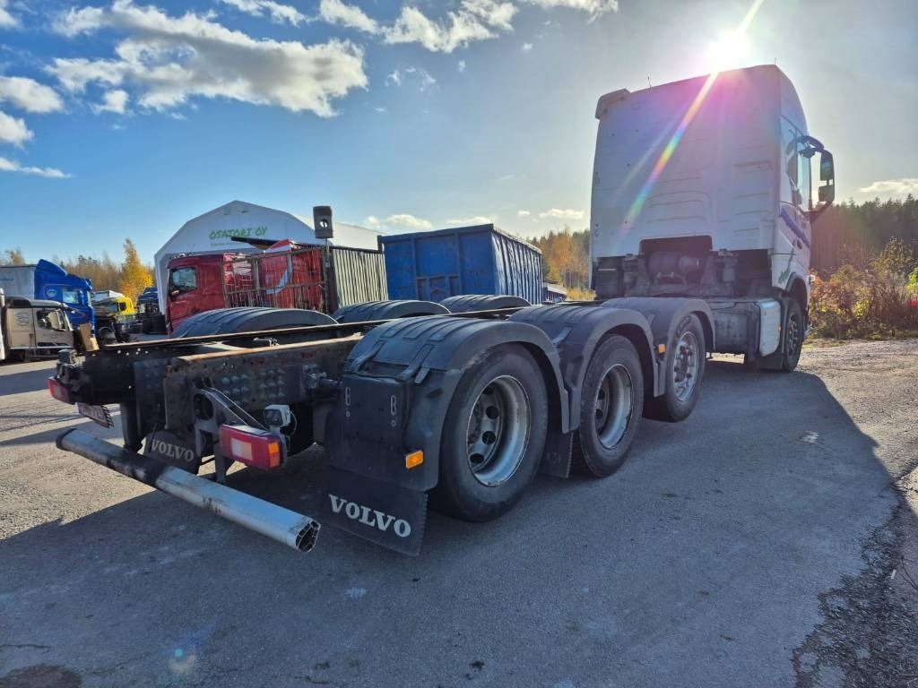 Volvo FH500 8x2 alusta - Cab chassis truck: picture 3 Volvo FH500 8x2 alusta - Cab chassis truck: picture 3