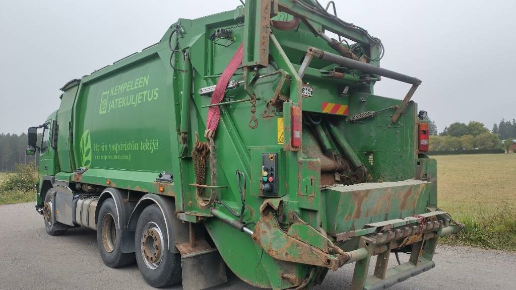 Volvo FM9 6x2 pakkaaja +nostin +etukippo  - Garbage truck: picture 5 Volvo FM9 6x2 pakkaaja +nostin +etukippo  - Garbage truck: picture 5