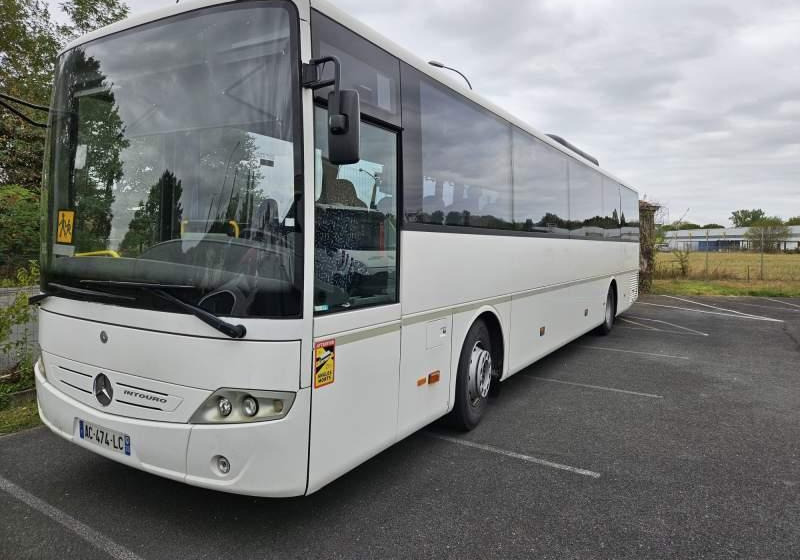 Mercedes-Benz INTOURO 12 M / SPROWADZONY/ MANUAL / EURO 5 - Suburban bus: picture 1 Mercedes-Benz INTOURO 12 M / SPROWADZONY/ MANUAL / EURO 5 - Suburban bus: picture 1