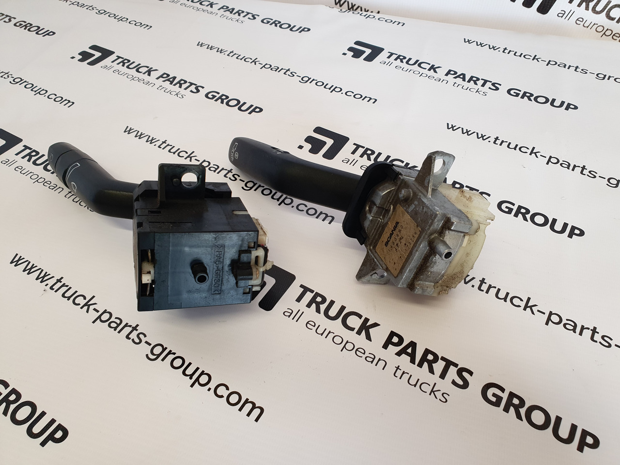 SCANIA SCANIA EURO3, P, G, R, T series indicator lights switch 1542529, 1422111, understeering switch, wipers – direction indicator, lamp, wiper lever, windscreen wiper, multi – function lever; retarder leve - Cab and interior for Truck: picture 2 SCANIA SCANIA EURO3, P, G, R, T series indicator lights switch 1542529, 1422111, understeering switch, wipers – direction indicator, lamp, wiper lever, windscreen wiper, multi – function lever; retarder leve - Cab and interior for Truck: picture 2