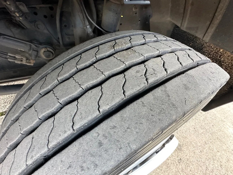 Mercedes-Benz Atego 1018 / NL TRUCK / AIRCO / BOX+LIFT+SIDE DOOR / AUTOMATIC - Box truck: picture 5 Mercedes-Benz Atego 1018 / NL TRUCK / AIRCO / BOX+LIFT+SIDE DOOR / AUTOMATIC - Box truck: picture 5