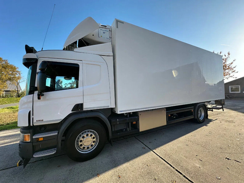 Scania P280 / NL TRUCK / EURO 6 / FULL AIR / CARRIER SUPRA 1250 / TOPCONDITION / LIFT+DOORS - Refrigerator truck: picture 4 Scania P280 / NL TRUCK / EURO 6 / FULL AIR / CARRIER SUPRA 1250 / TOPCONDITION / LIFT+DOORS - Refrigerator truck: picture 4
