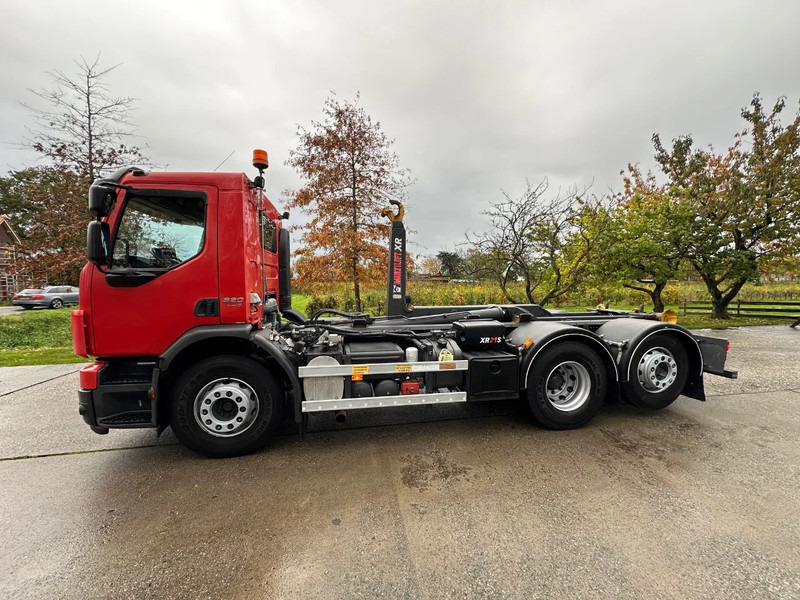 Hook lift truck Volvo FE 320 / NL TRUCK / EURO 5 / HIAB MULTILIFT XR 21T / LIKE NEW!! / LOW KM!! / LIFT+STEER AXLE: picture 9 Hook lift truck Volvo FE 320 / NL TRUCK / EURO 5 / HIAB MULTILIFT XR 21T / LIKE NEW!! / LOW KM!! / LIFT+STEER AXLE: picture 9