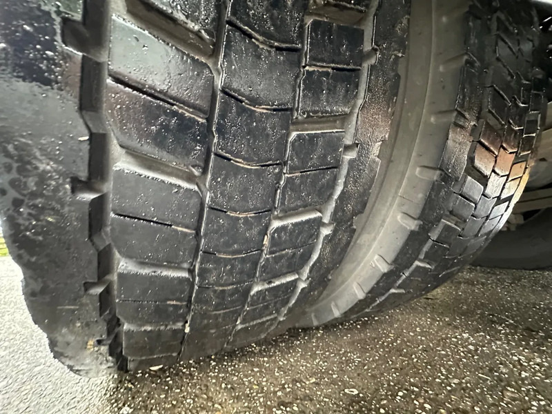 Hook lift truck Volvo FE 320 / NL TRUCK / EURO 5 / HIAB MULTILIFT XR 21T / LIKE NEW!! / LOW KM!! / LIFT+STEER AXLE: picture 19 Hook lift truck Volvo FE 320 / NL TRUCK / EURO 5 / HIAB MULTILIFT XR 21T / LIKE NEW!! / LOW KM!! / LIFT+STEER AXLE: picture 19