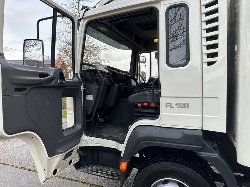 Volvo FL 612 180 / 12T / NL TRUCK / EURO3 / ANALOG / MANUAL / LEAF SPRING / BOX+LIFT / LOW KM - Box truck: picture 4 Volvo FL 612 180 / 12T / NL TRUCK / EURO3 / ANALOG / MANUAL / LEAF SPRING / BOX+LIFT / LOW KM - Box truck: picture 4