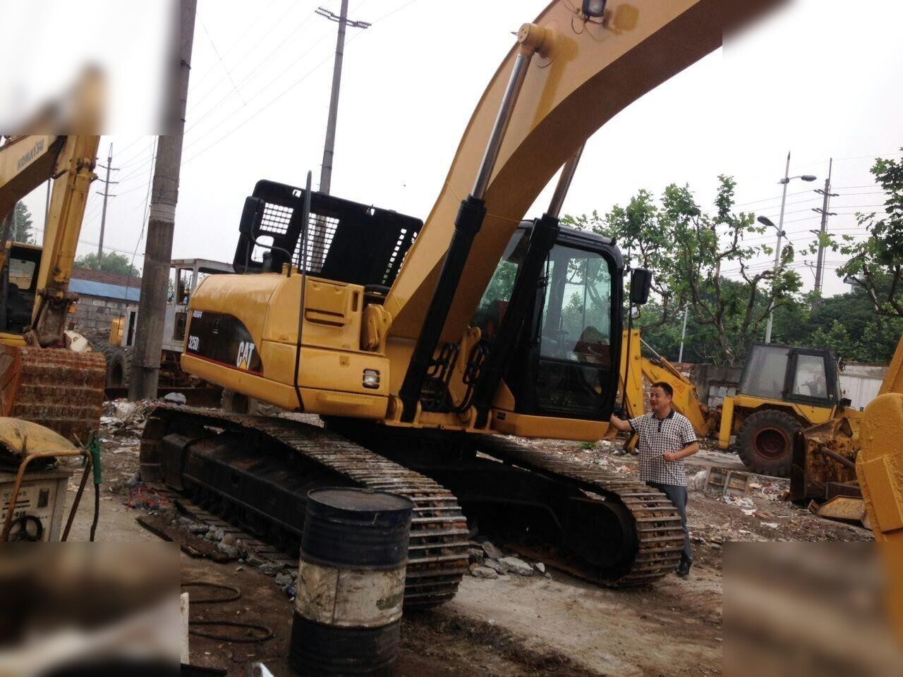 CATERPILLAR 325DL - Crawler excavator: picture 4 CATERPILLAR 325DL - Crawler excavator: picture 4