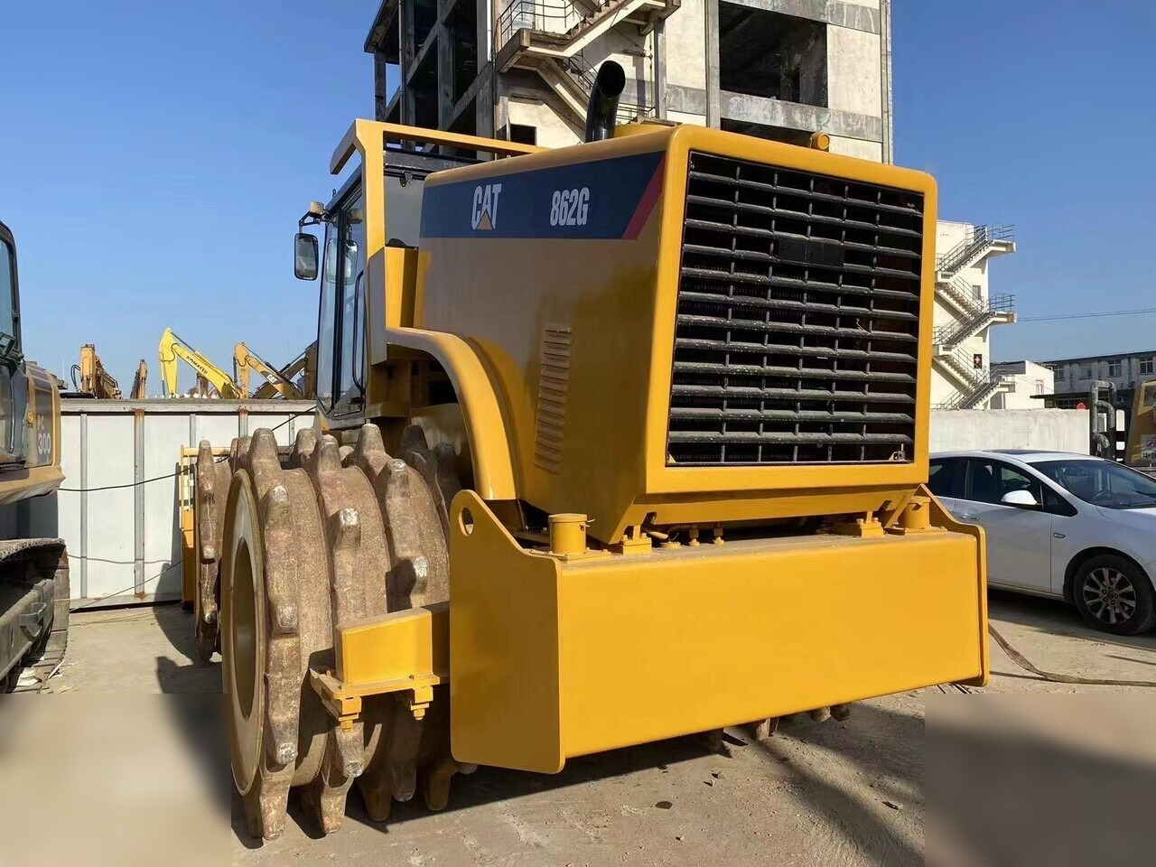 CATERPILLAR 826G - Compactor: picture 2 CATERPILLAR 826G - Compactor: picture 2