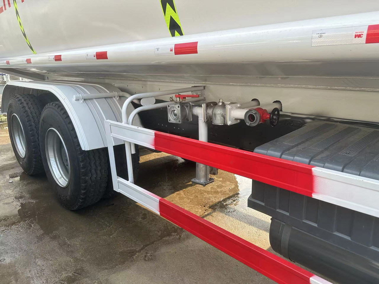 Howo 371 - Tank truck: picture 4 Howo 371 - Tank truck: picture 4