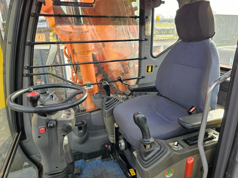 Wheel excavator Hitachi ZAXIS 130 W: picture 13