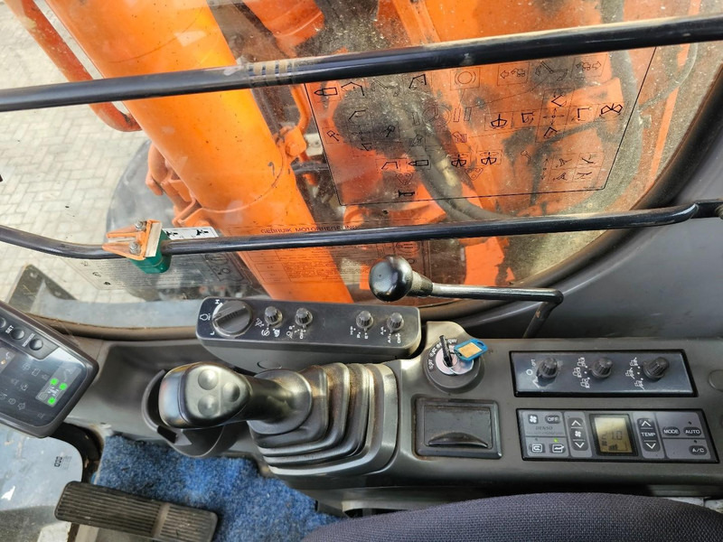 Wheel excavator Hitachi ZAXIS 130 W: picture 16