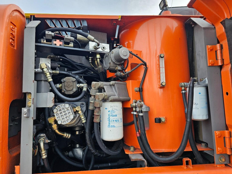 Wheel excavator Hitachi ZAXIS 130 W: picture 10