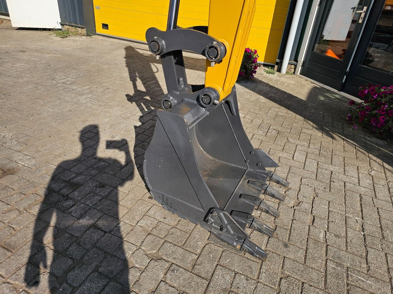 Mini excavator XCMG XE60GA: picture 18