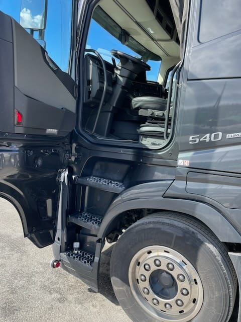 Volvo FH 540 6x2 Retarder New TUV - Tractor unit: picture 5 Volvo FH 540 6x2 Retarder New TUV - Tractor unit: picture 5