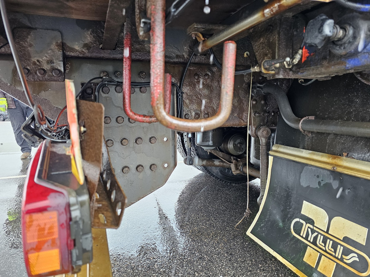 Curtainsider truck Volvo FH16 540 6x4: picture 19