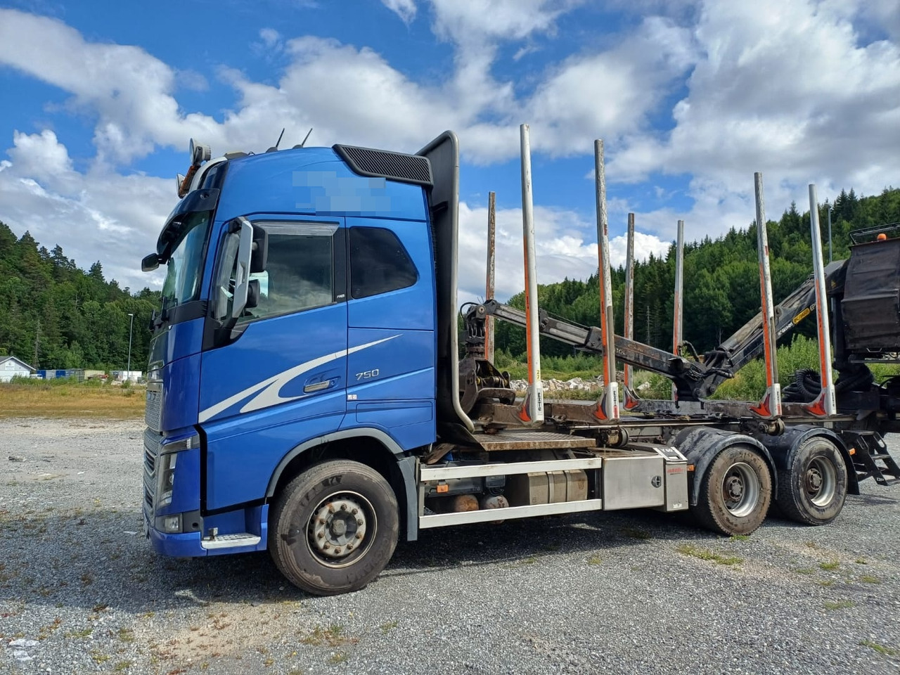 Volvo FH16 750 - Timber truck, Crane truck: picture 1 Volvo FH16 750 - Timber truck, Crane truck: picture 1