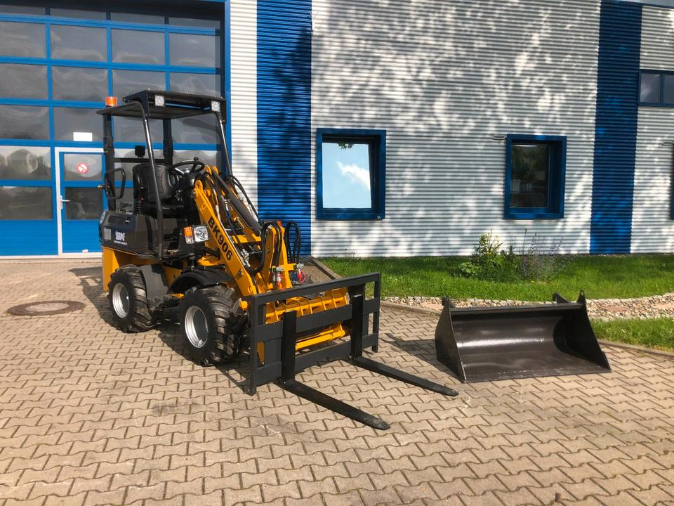 Radlader / Hoflader BK906 *INKL.19% MWST*PERKINS*BERGER KRAUS*GABELPAKET*CE*EURO - Compact loader: picture 2 Radlader / Hoflader BK906 *INKL.19% MWST*PERKINS*BERGER KRAUS*GABELPAKET*CE*EURO - Compact loader: picture 2
