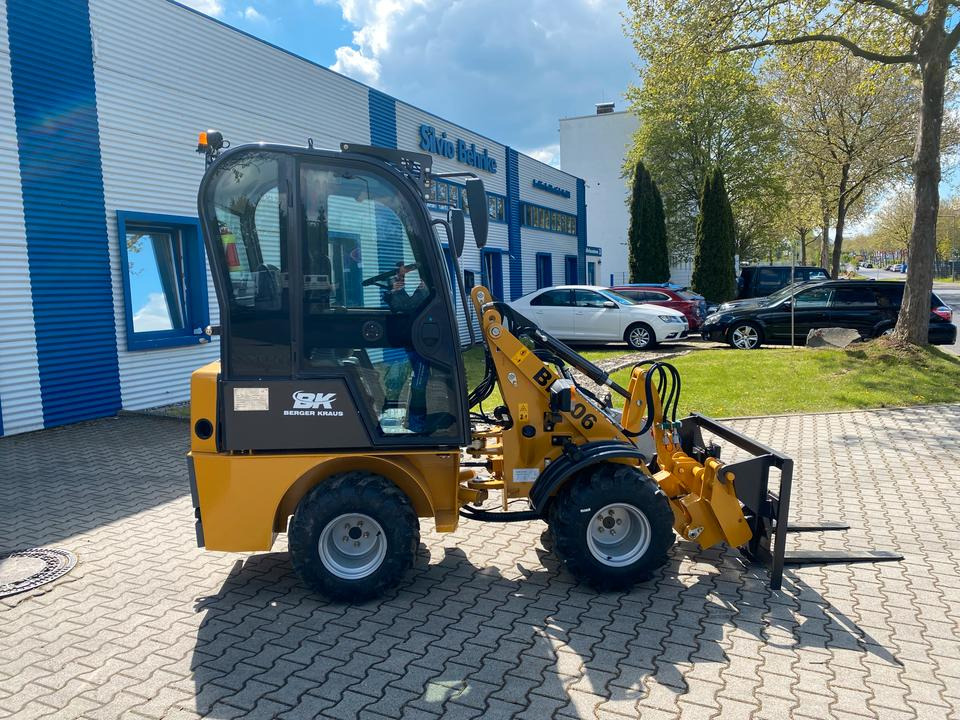 Radlader / Hoflader BK906 mit Kabine *INKL.19% MWST*PERKINS*BERGER KRAUS*GABELPAKET*CE*EURO* - Compact loader: picture 5 Radlader / Hoflader BK906 mit Kabine *INKL.19% MWST*PERKINS*BERGER KRAUS*GABELPAKET*CE*EURO* - Compact loader: picture 5