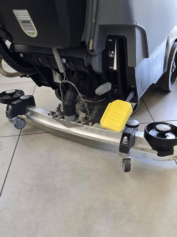 Scrubber dryer KÄRCHER B60 + disk D 65 307 working hours: picture 11