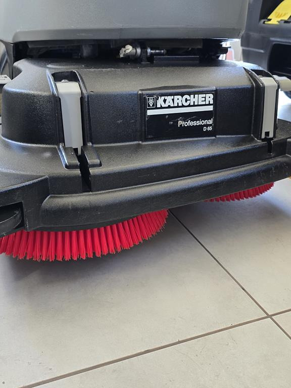 Scrubber dryer KÄRCHER B60 + disk D 65 307 working hours: picture 10
