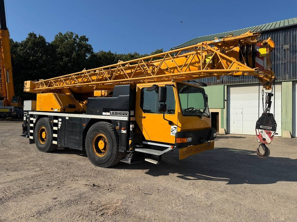 Liebherr LTM 1030-2.1 - Mobile crane: picture 1 Liebherr LTM 1030-2.1 - Mobile crane: picture 1