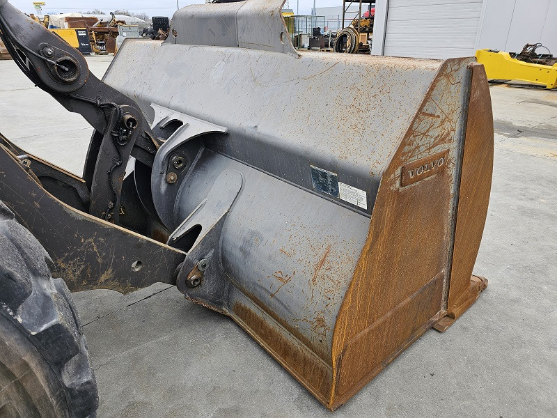 Wheel loader Volvo L120H: picture 20