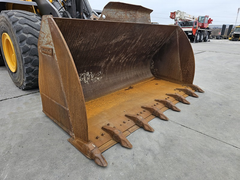 Wheel loader Volvo L120H: picture 19