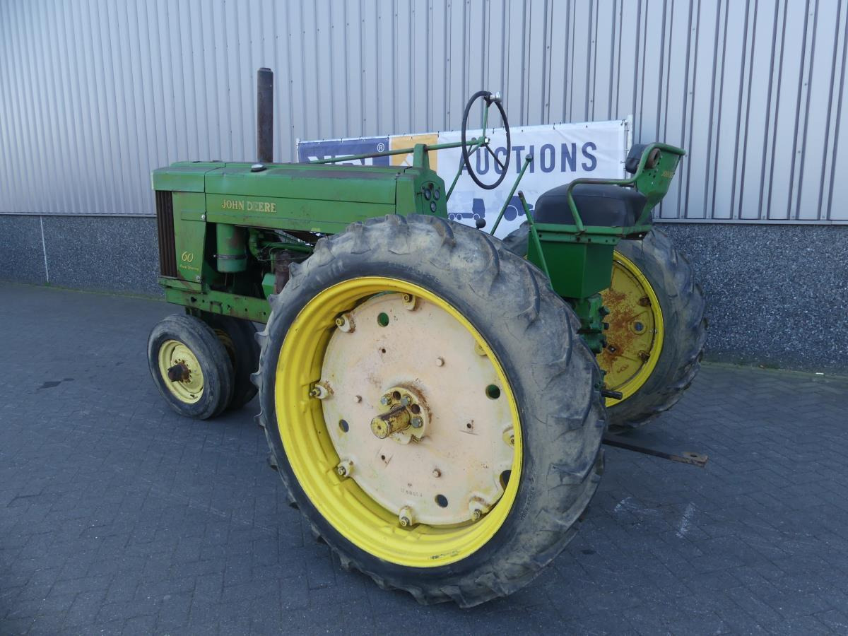 John-Deere 60 - Farm tractor: picture 5 John-Deere 60 - Farm tractor: picture 5