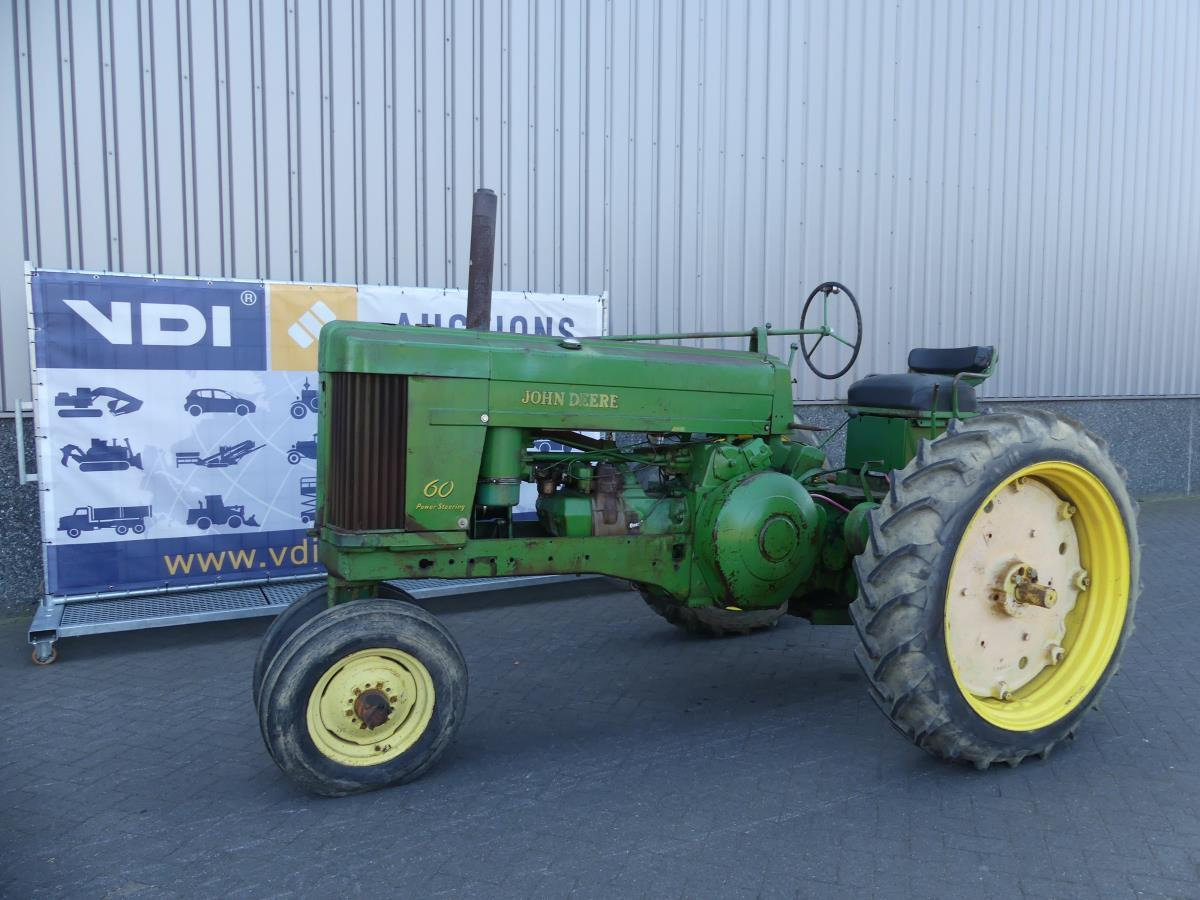 John-Deere 60 - Farm tractor: picture 1 John-Deere 60 - Farm tractor: picture 1