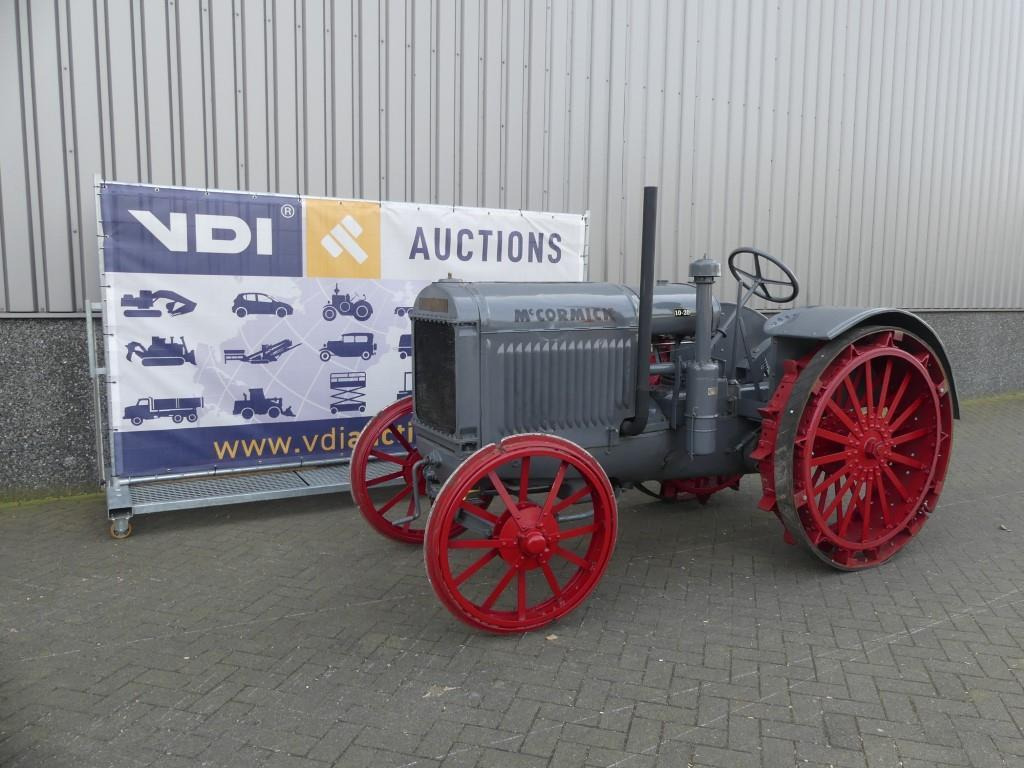 MC Cormick Deering 10/20 - Farm tractor: picture 1 MC Cormick Deering 10/20 - Farm tractor: picture 1