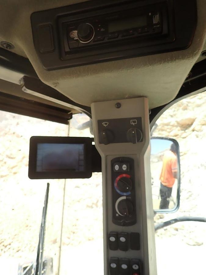 Wheel loader CAT 988K: picture 22