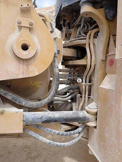 Wheel loader CAT 988K: picture 36