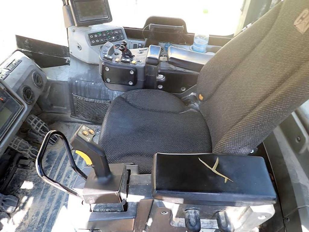 Wheel loader CAT 988K: picture 19