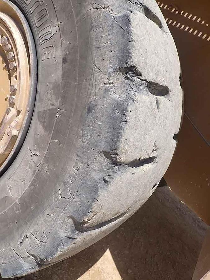 Wheel loader CAT 988K: picture 27