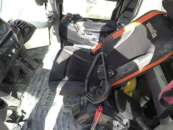 Komatsu WA475  - Wheel loader: picture 4 Komatsu WA475  - Wheel loader: picture 4