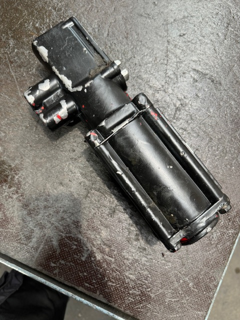 ZF 81326906058 NEW ECOSPLIT PSE-Zylinder - Gearbox and parts for Truck: picture 2 ZF 81326906058 NEW ECOSPLIT PSE-Zylinder - Gearbox and parts for Truck: picture 2