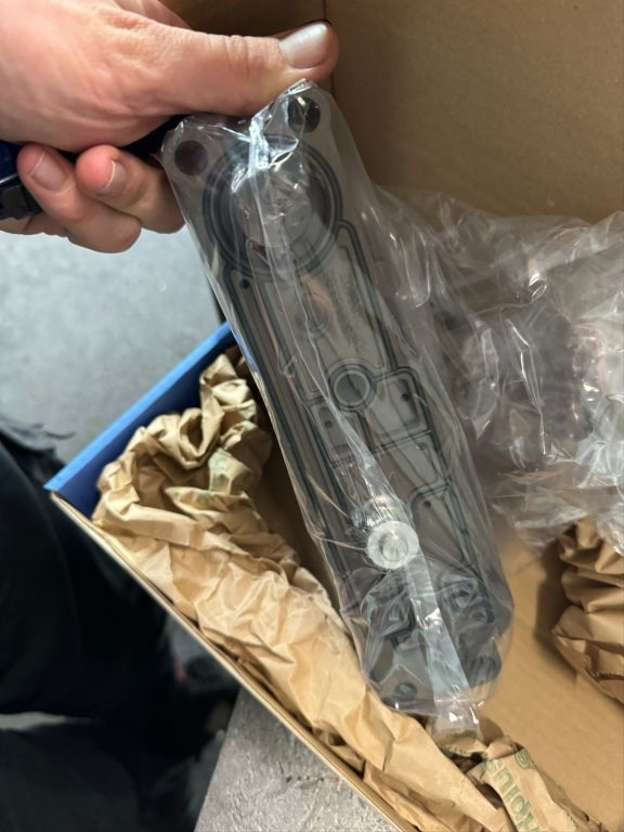 ZF Ventilblock fr 16S Getriebe MAN Iveco - Valve for Truck: picture 4 ZF Ventilblock fr 16S Getriebe MAN Iveco - Valve for Truck: picture 4