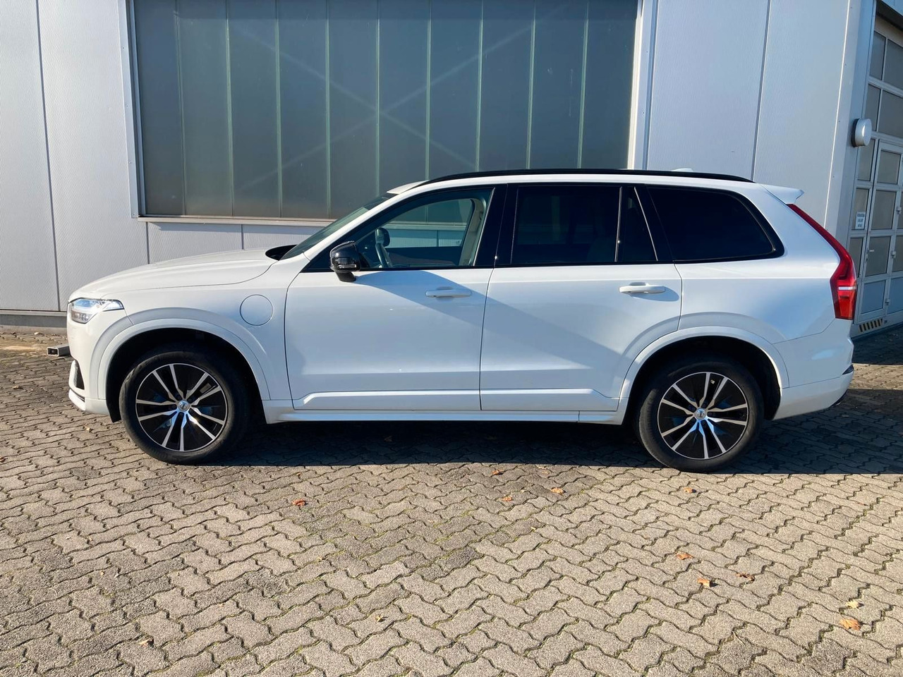 Volvo XC 90 T8 R-Des. Exp. Rech. Pl.-In Hybr. AWD 7-S. - SUV: picture 2 Volvo XC 90 T8 R-Des. Exp. Rech. Pl.-In Hybr. AWD 7-S. - SUV: picture 2