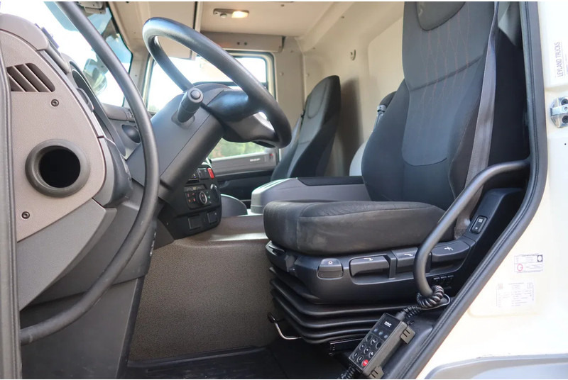 DAF CF 290 FA Bak + klep Dhollandia 2000 KG - Box truck: picture 4 DAF CF 290 FA Bak + klep Dhollandia 2000 KG - Box truck: picture 4