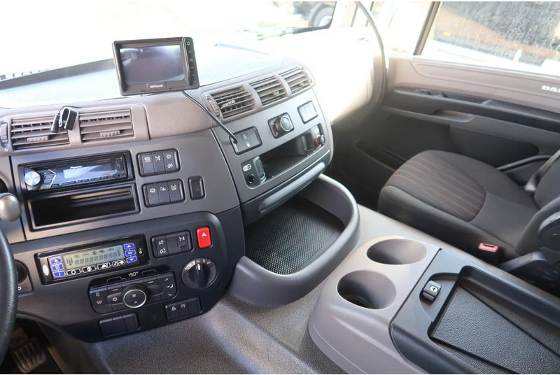 DAF CF 450 8x2 Koel/Vries Carrier Supra 1150 Diesel/Electric FRC 10/2027 - Refrigerator truck: picture 5 DAF CF 450 8x2 Koel/Vries Carrier Supra 1150 Diesel/Electric FRC 10/2027 - Refrigerator truck: picture 5