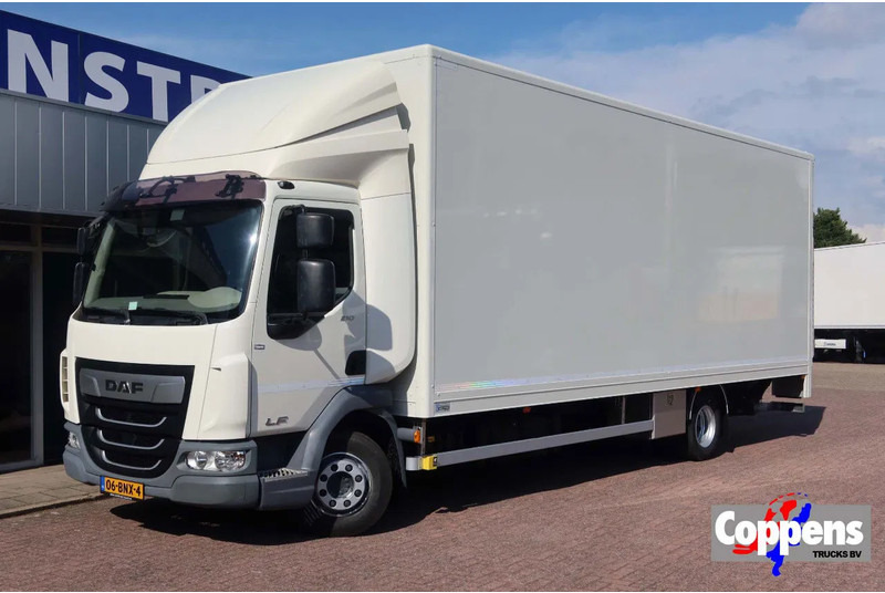 DAF LF 210 FA Bakwagen + Dhollandia 2000 kg klep extra accu set, 3x bindrail + stang. - Box truck: picture 1 DAF LF 210 FA Bakwagen + Dhollandia 2000 kg klep extra accu set, 3x bindrail + stang. - Box truck: picture 1