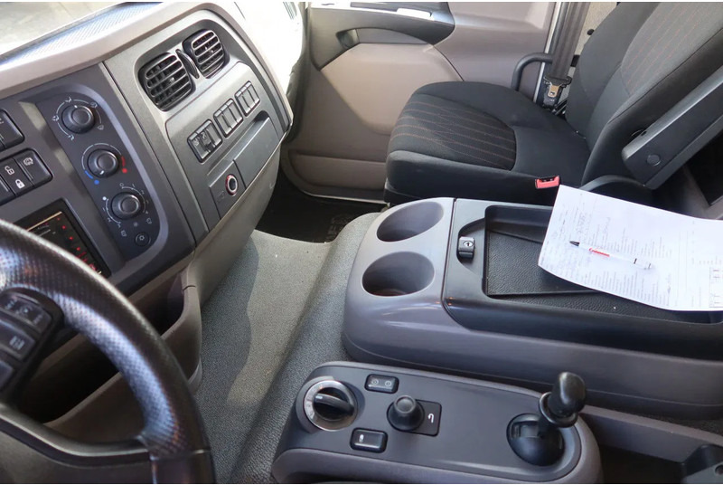 Refrigerator truck DAF LF 290 Koel/Vries+Klep 1500 kg Thermoking T 600R: picture 8 Refrigerator truck DAF LF 290 Koel/Vries+Klep 1500 kg Thermoking T 600R: picture 8